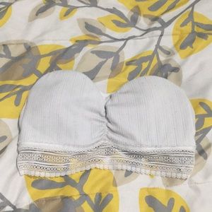 White strapless bra